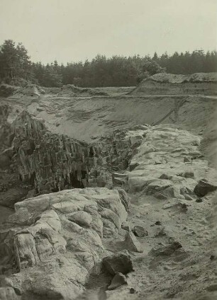 Altoschatz, Kottwitzscher Steinbruch, westlich des Weges zum Hutberg, Porphyrbruch