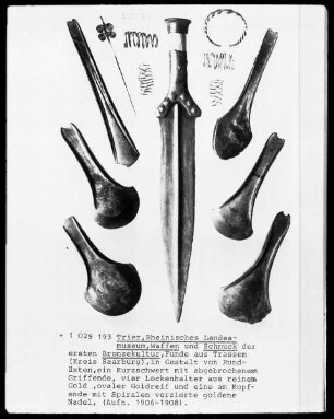 Schmuck und Werkzeuge der Bronzezeit