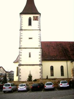 Ansicht von Norden mit Kirche (Kirchturm mit Schlitz- und Büchsenscharten) über Kirchhofmauer (Wehrgang abgetragen)
