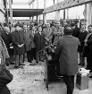 Schulzentrum mit Hauptschule, Realschule und Oberschule [später Gemeinschaftsschule Sönke-Nissen-Schule und Gymnasium Glinde]: Oher Weg: Grundsteinlegung: Ansprache von Bürgervorsteher Wolfgang Bachofer im Beisein von Kreisschulrat Wilhelm Strech, Kreisverwaltungsdirektor Ludwig Buschmann, Bürgermeister Karlheinz Friedrici, Minister für Kultur Walter Braun, Mitglieder des Landtages Ernst-Otto Haas und Alfred Schulz sowie Gästen