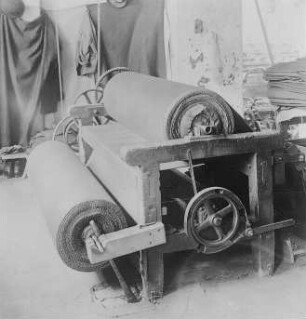 Wickelmaschine : Technikgeschichte | Technologie | Fasern, Gespinste und Gewebe | Tuchfabrikation