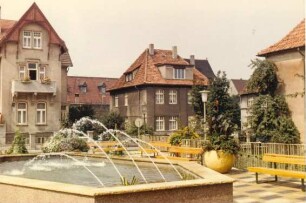 Springbrunnenanlage, Blick in die Lotzingstraße. Detmold. Bismarckstraße