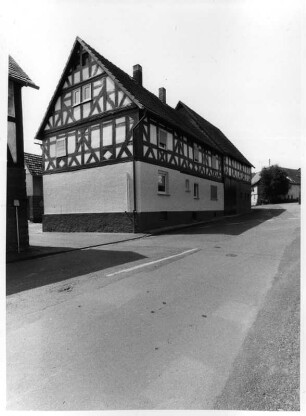Hohenahr, Bermoller Straße 5