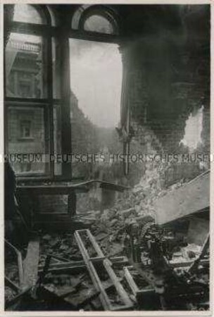 Beschädigtes Polizeipräsidium in Berlin im März 1919