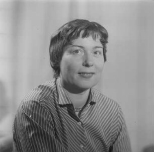 Porträt von Ellinor Vogel, Schauspielerin am Deutschen Theater Berlin : Porträt von Ellinor Vogel