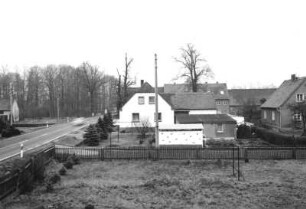 Großdubrau-Commerau. Ortsteilansicht mit Blick Richtung Spreebrücke/Ortsausgang Richtung Bautzen