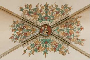 Rankenwerk und Schlussstein mit heiligem Bischof
