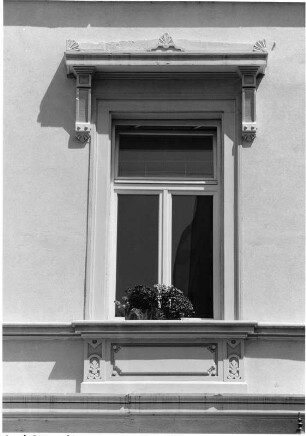 Wohn- und Geschäftshaus; Bad Homburg, Louisenstraße 92