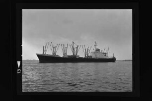 Bavaria (1965), Frachtschiff (reefer), HAPAG, Hamburg, Bau-Nr. 846