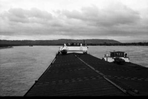 Ottmarsheim: Rheinseitenkanal zwischem Kembs und Ottmarsheim, Blick über das Heck