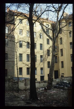 Diapositiv: Adalbertstr. 82, 1983