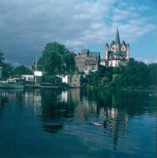 Limburg. Blick über die Lahn zu Dom und Burg