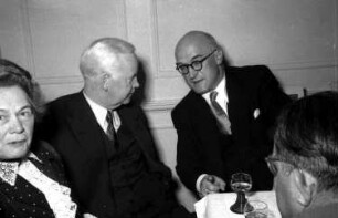 Glotterbad: Am Tisch; Lübke, Dr. G. Müller; näher