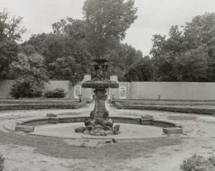 Brunnen