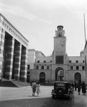 Brescia : Italien, Brescia. Piazza della Vittoria