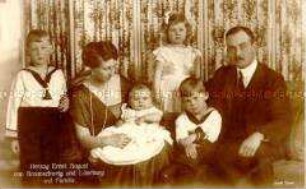 Ernst August von Braunschweig mit Familie