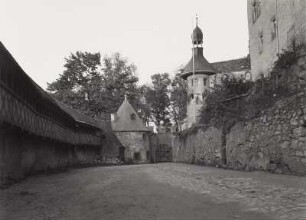 Rochsburg, Schloss, Nord-Zwinger, Wehrgangmauer, Rundbastion und Torturm