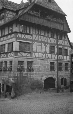 Albrecht-Dürrerstraße : Blick auf ein Fachwerkhaus in Nürnberg