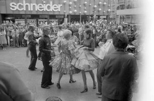 Informations- und Werbeveranstaltung des Square-Dance-Clubs Karlsruhe auf dem Europaplatz