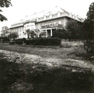 Bärenklau. Schloß (1928-1929)