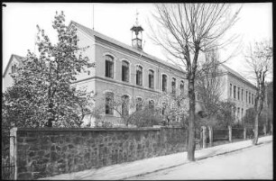 Radebeul. Niederlößnitz - Schule