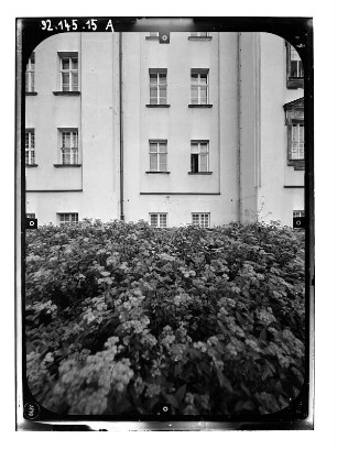Berlin-Köpenick. Schloß (1677-1681; R. v. Langerfeld). Wasserseite (Teilansicht)