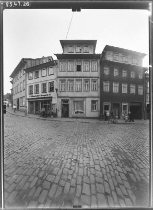 Nordhausen, Barfüßerstraße. Wohnhäuser mit Läden (Altendorfer Drogerie). Straßenfront
