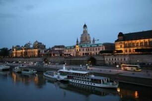 Dresden-Altstadt. Terrassenufer. Ansicht von der Augustusbrücke