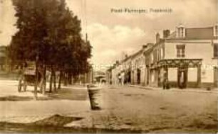 Straße in der französischen Stadt Pont-Faverger