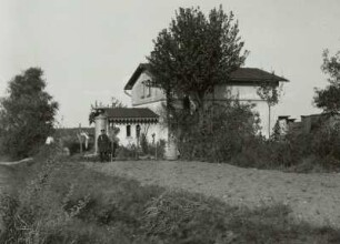 Bahnwärterhäuschen II mit Wärter und Frau
