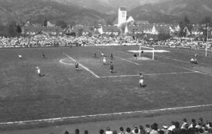 Freiburg: Mösle-Stadion; Publikum beim [Spiel]