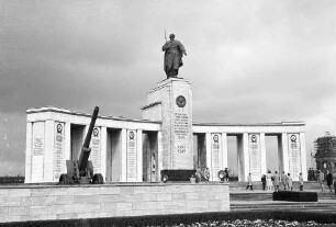 Berlin: Russisches Ehrenmal im Tiergarten