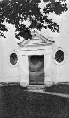 Eingang Kirche (?) Wohlfahrt