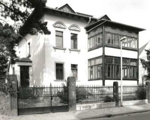 Radebeul, Goethestraße 12. Wohnhaus (um 1900)