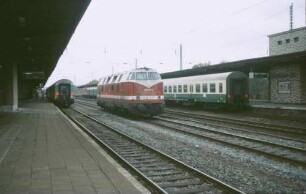 Potsdam Hauptbahnhof Lok 228 610 Bahnsteig