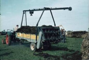 Fotografie: Gülle- und Entmistungstechnik, Festmist, Miststreuer, Greiferanlage, Triebachse