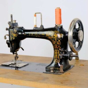 Haushaltsnähmaschine Phoenix Modell F