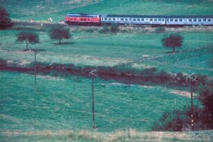 St. Thomas Einfahrt Lok Baureihe 215 Eilzug Bnb-Wagen