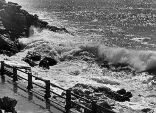 Frankreich. Brandung an der Atlantikküste bei Biarritz, einer Gemeinde im Département Pyrénées-Atlantiques