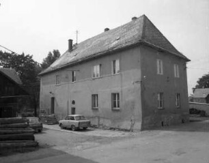 Triebel-Sachsgrün, Dorfstraße 7. Wohnhaus. Straßenansicht der Hofseite