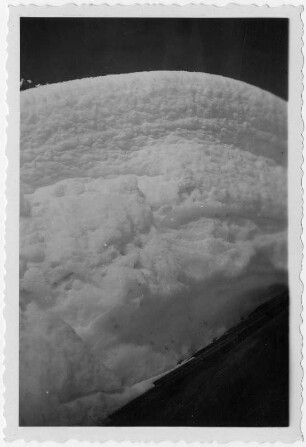 Schneeberg auf einem Dach