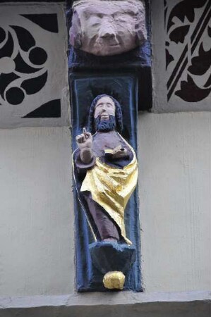 Wernigerode - Historische Figuren am Rathaus : Historische Figuren am Rathaus von Wernigerode, aufgenommen am 28. Oktober 2011