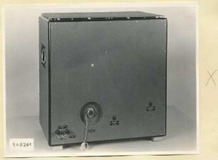 Normalfeldgenerator HF 2849, Gerät Rückseite, geschlossen, Foto 1954