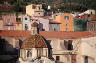 Insel Sardinien - Kathedrale in Bosa : Die Unterstadt von Bosa mit der einschiffigen Kathedrale Maria Immacolata, 16. Jahrh., 2006