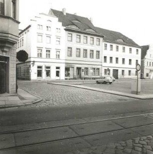 Cottbus. Wohnhäuser mit Läden, Altmarkt 19/21. Straßenansicht