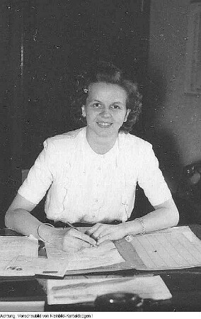 Ursula Sellke, Sekretärin, 1950