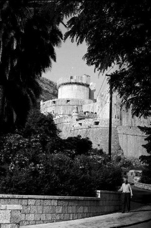 Dubrovnik: Durchblick zum Minceta Turm