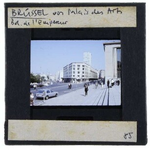 Brüssel, Palais des Beaux-Arts,Brüssel, Bahnhof Bruxelles-Central/Brussel-Centraal : (Palais de Beaux-Arts rechts im Bild angeschnitten)
