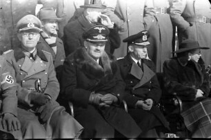 Bukarest: Ankunft der Kunstläuferinnen, erste Veranstaltung, Tribüne, mit Gesandter von Killinger