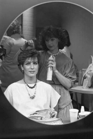 Vorstellung der Frisurenmode für Herbst/Winter 1981/82 durch die. Friseurinnung Karlsruhe und die Firma L´Oréal